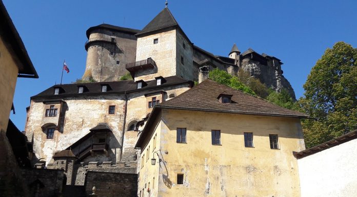 Оравський град