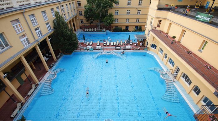 Купальня Лукач