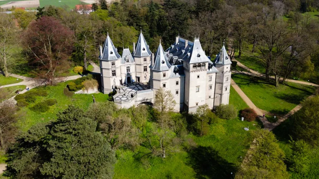 Замок в Голухові